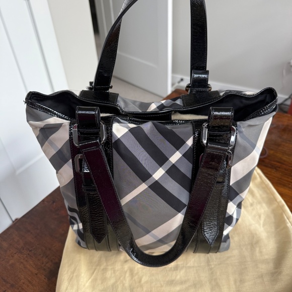 Burberry Black and White Nova Check Canvas Tote - Picture 6 of 6